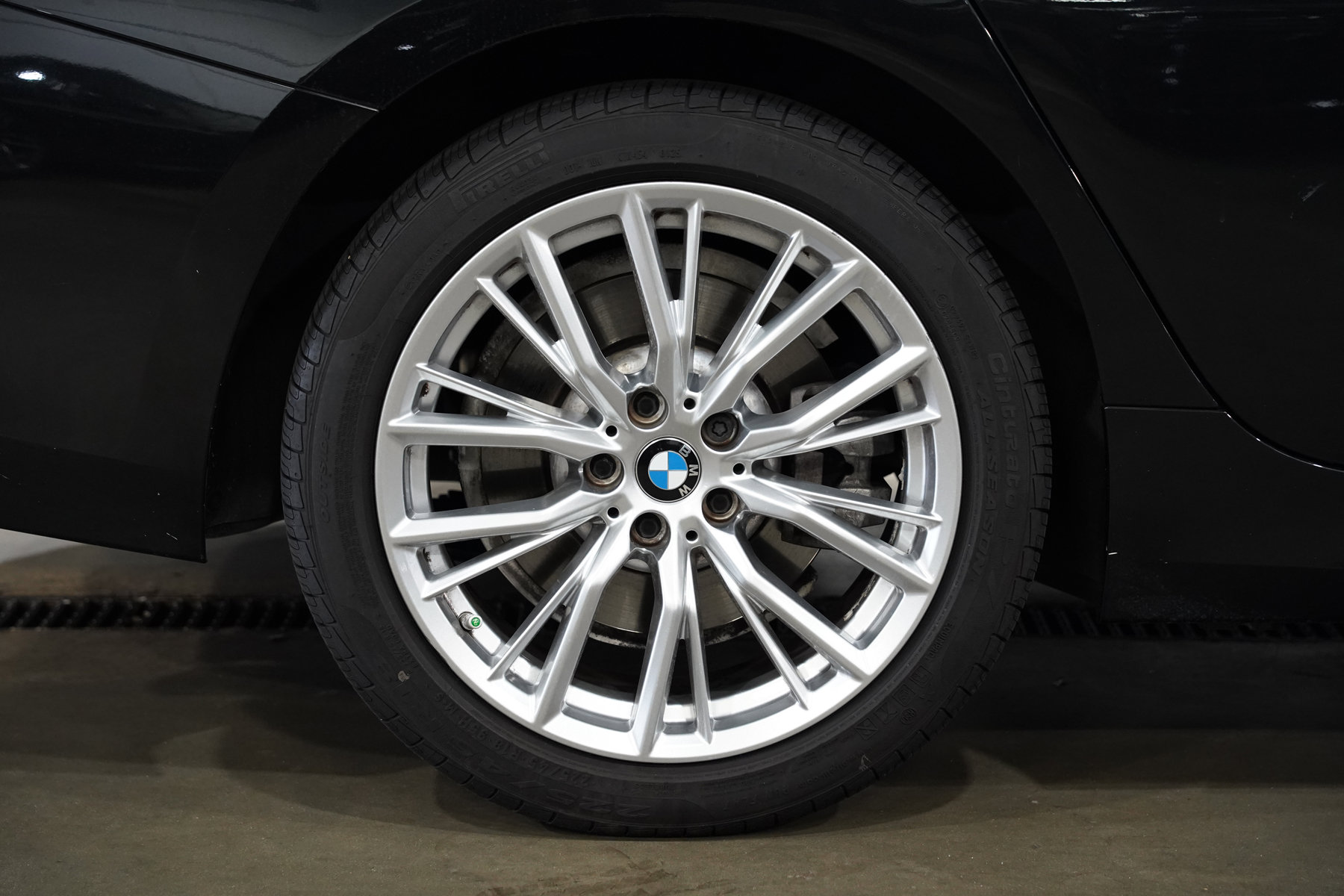 Used 2023 BMW 330i xDrive Sedan w/ Premium Package AWD/4WD image 9