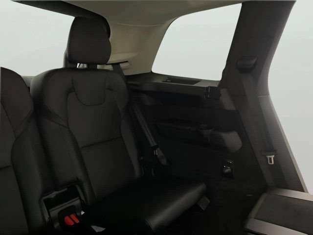 Used 2025 Volvo XC90 B5 Core AWD/4WD image 54