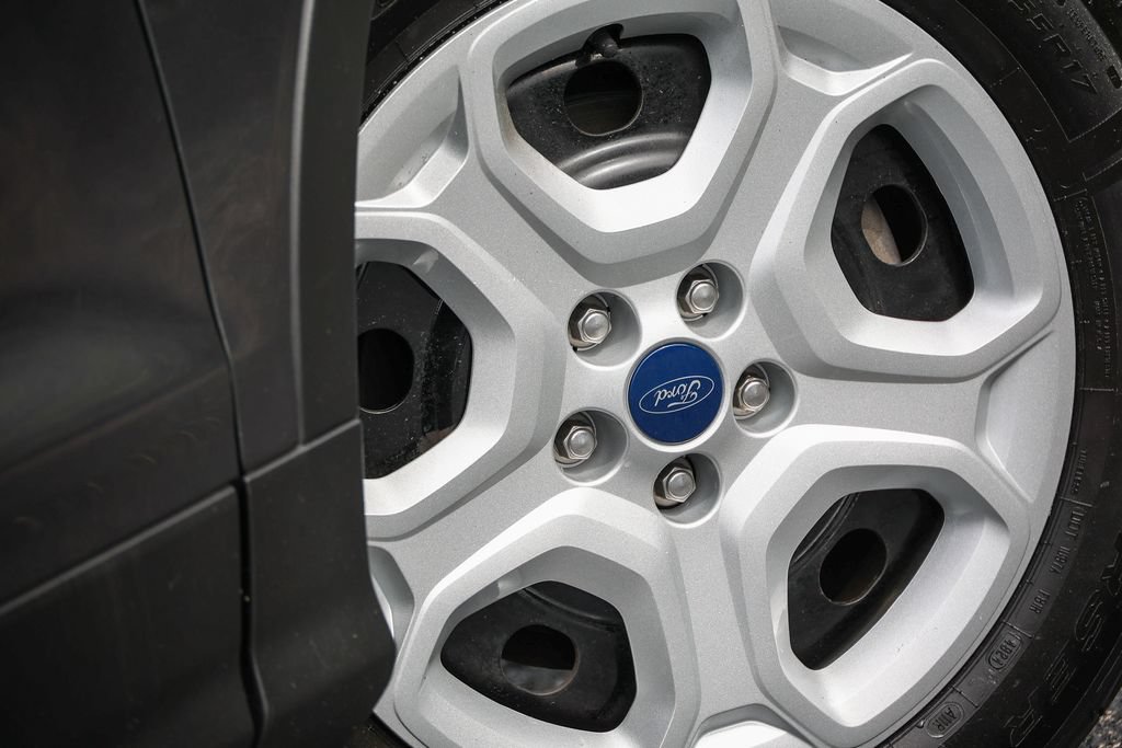 Used 2017 Ford Escape SE w/ SE Sport Appearance Package FWD image 24