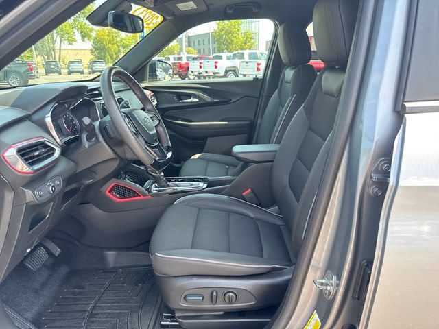 Used 2023 Chevrolet TrailBlazer RS w/ Sun and Liftgate Package AWD/4WD image 9