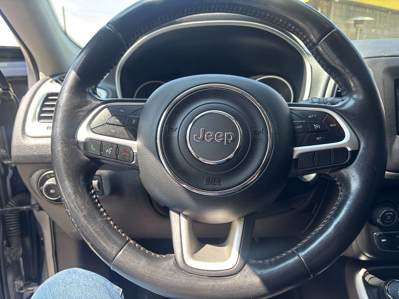 Used 2019 Jeep Compass Latitude image 11