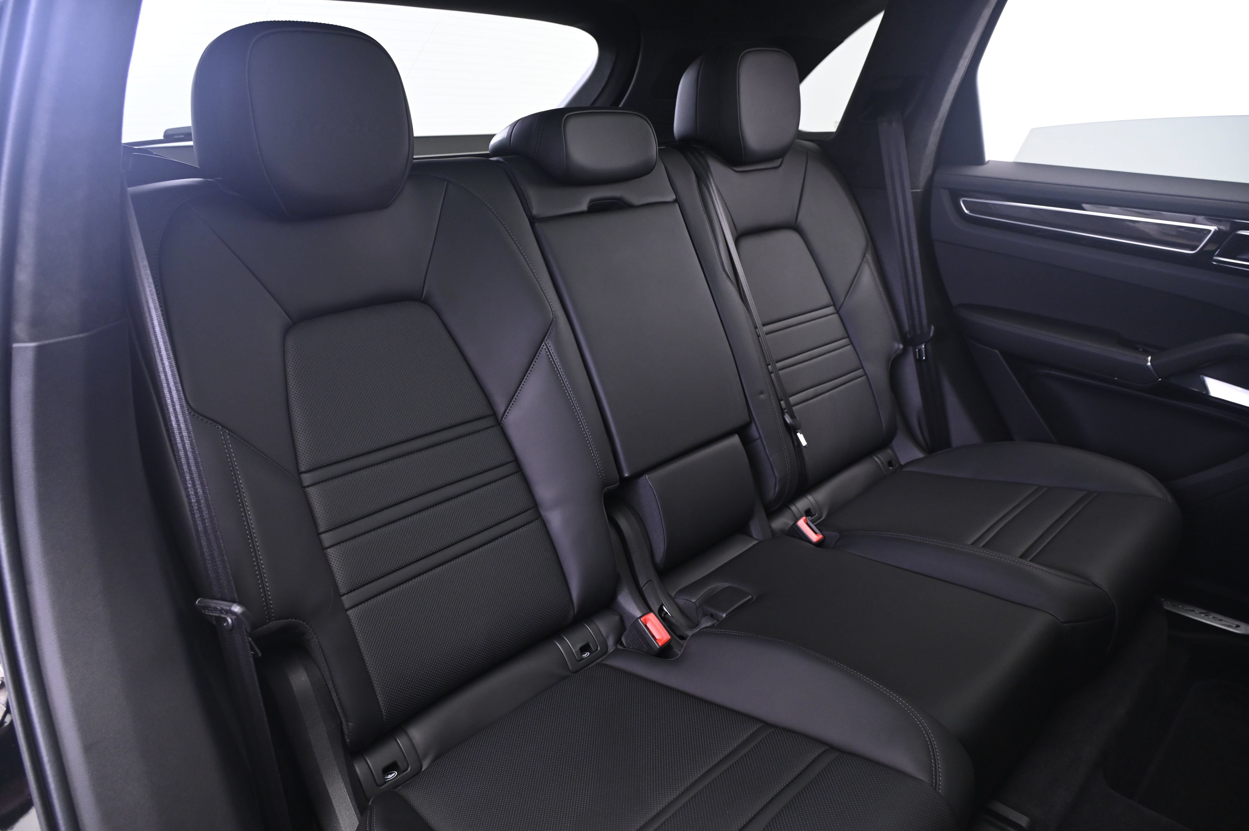 Used 2023 Porsche Cayenne Turbo AWD/4WD image 19