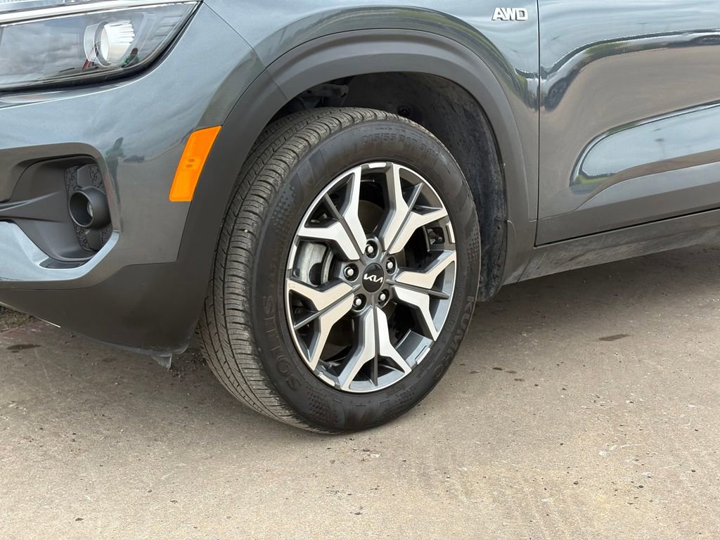 Certified 2023 Kia Seltos EX AWD/4WD image 9