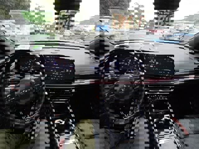 Used 2024 Chevrolet Traverse RS image 7