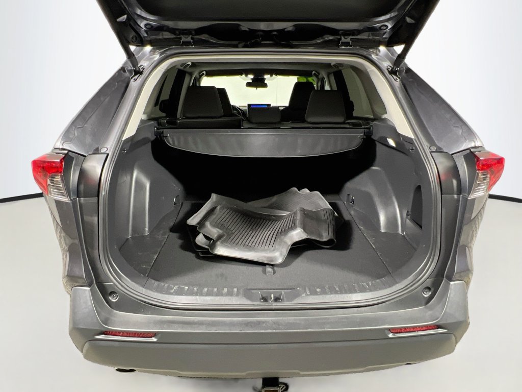 Used 2024 Toyota RAV4 XLE w/ Convenience Package FWD image 31