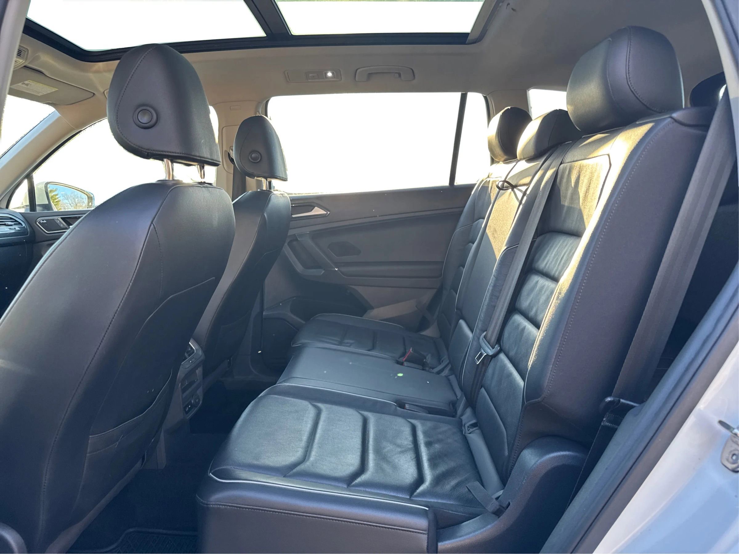 Used 2018 Volkswagen Tiguan SEL Premium image 13