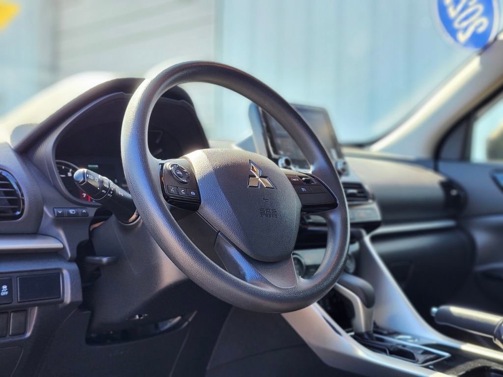 Used 2022 Mitsubishi Eclipse Cross LE image 17