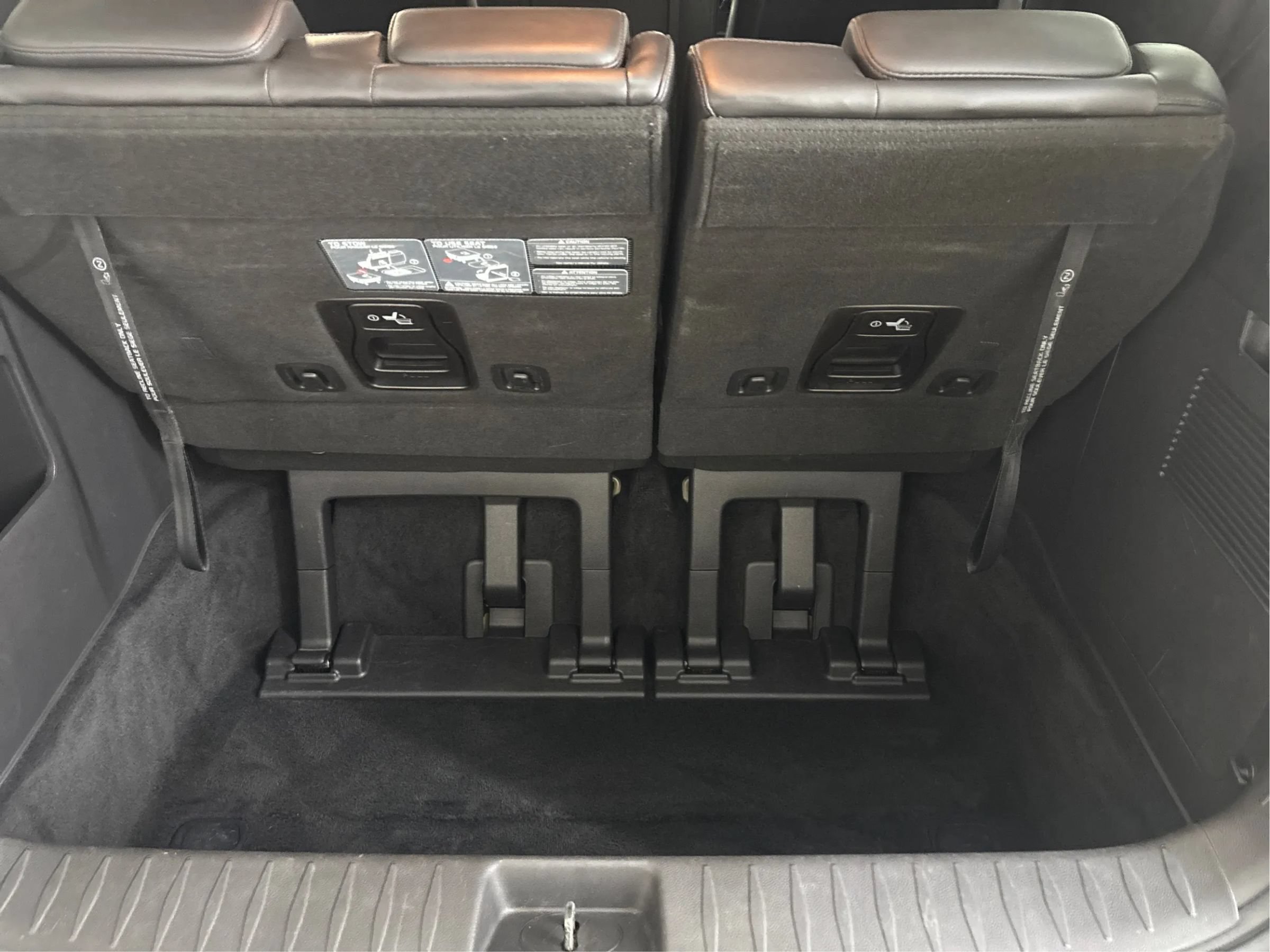 Used 2022 Kia Carnival LX FWD image 16