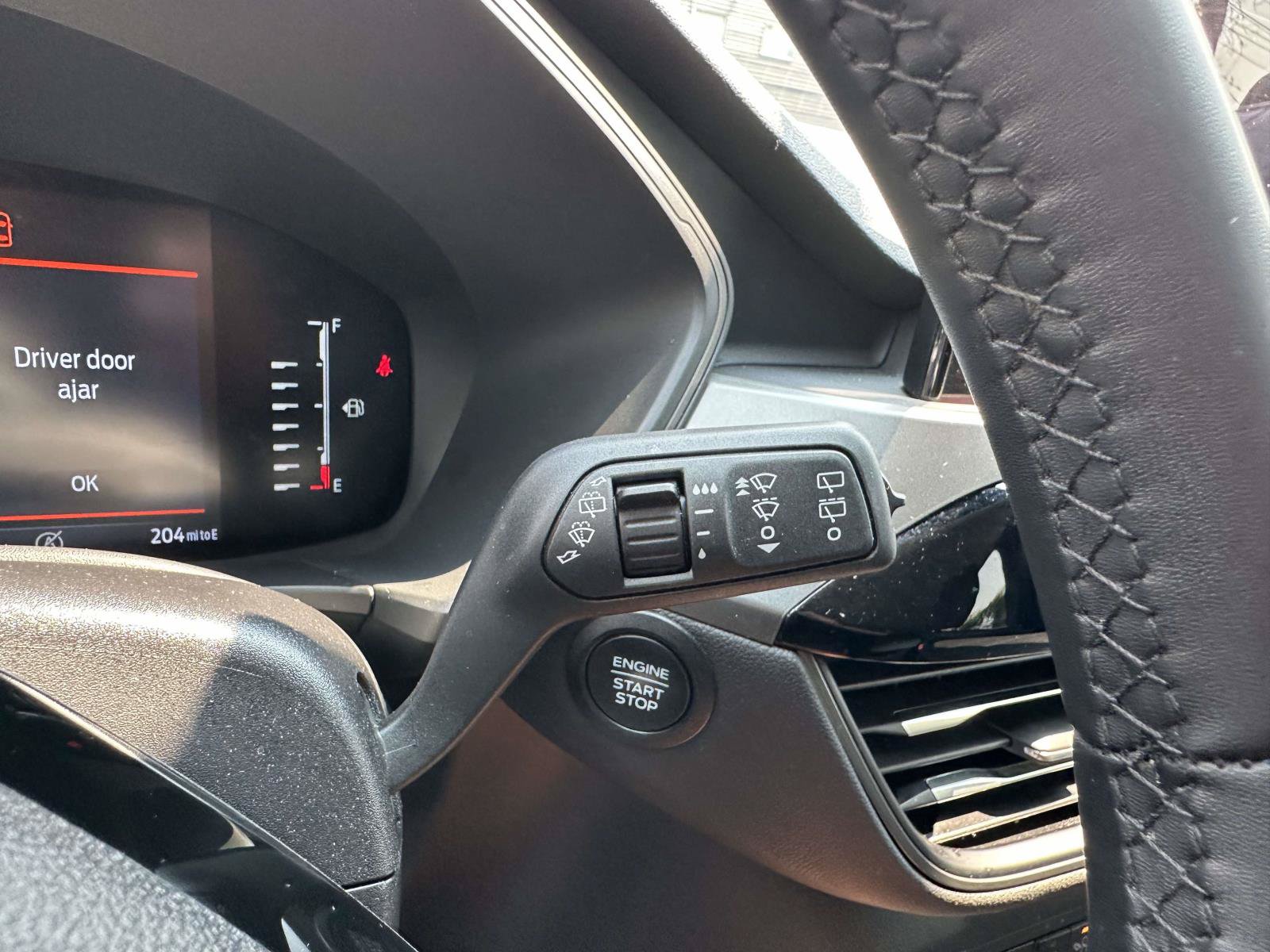 Used 2023 Ford Escape Active AWD/4WD image 29
