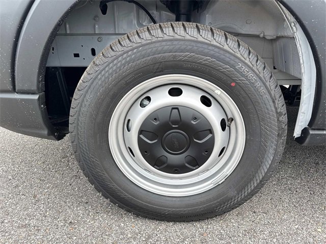 New 2025 Ford Transit 250 148 Medium Roof image 9