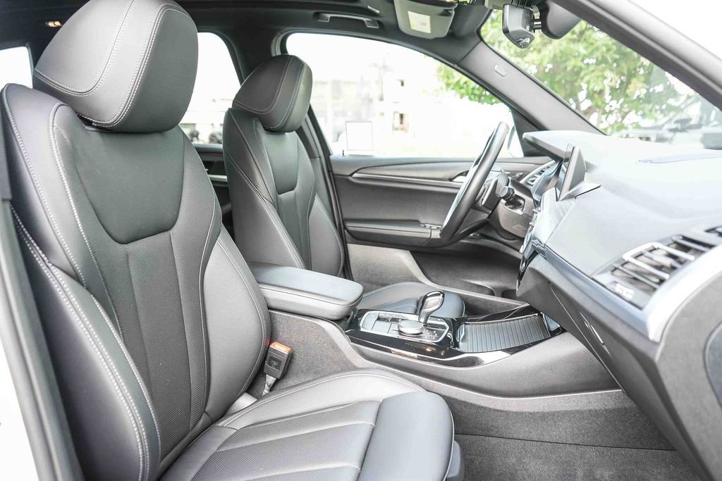 Used 2024 BMW X3 sDrive30i RWD image 16