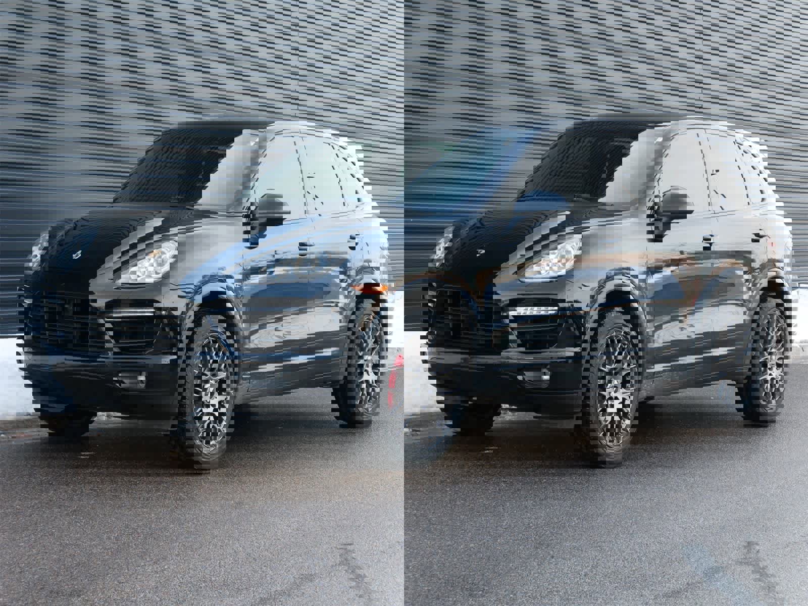 Used 2014 Porsche Cayenne Turbo image 1