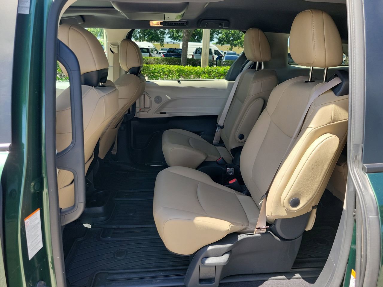 Used 2024 Toyota Sienna XLE AWD/4WD image 11