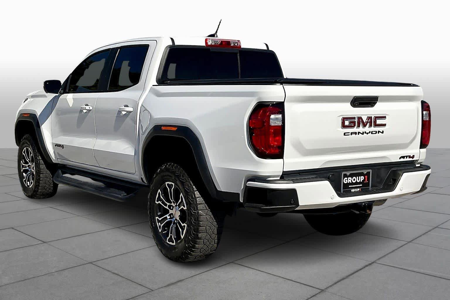 Used 2023 GMC Canyon AT4 w/ AT4 Premium Package AWD/4WD image 12