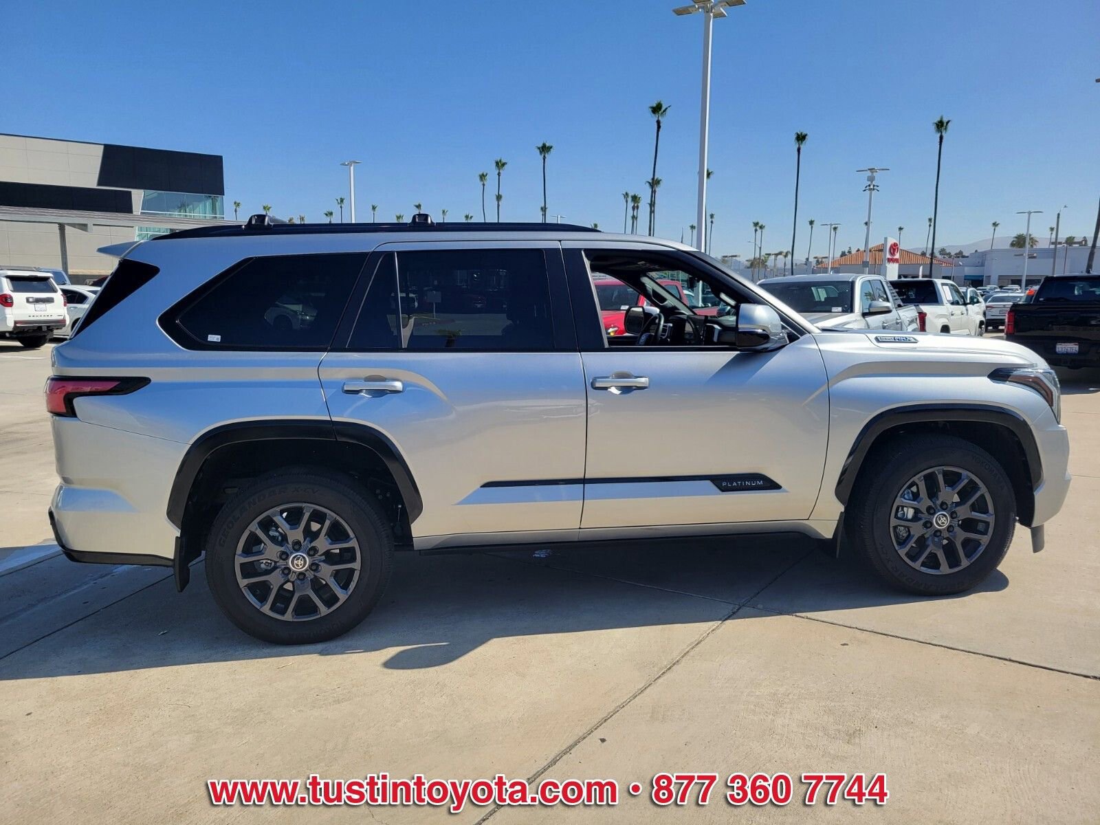 Certified 2024 Toyota Sequoia Platinum AWD/4WD image 3