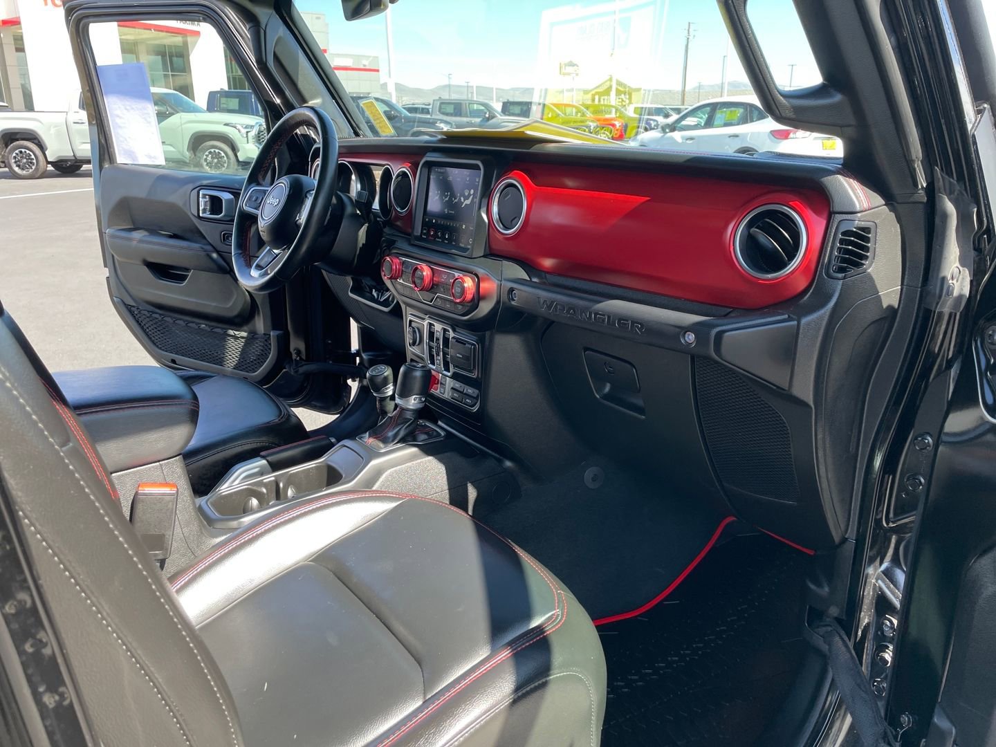 Used 2022 Jeep Wrangler Unlimited Rubicon w/ Steel Bumper Group AWD/4WD image 14