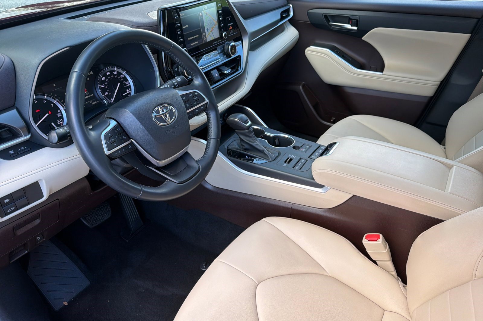 Used 2022 Toyota Highlander XLE image 11