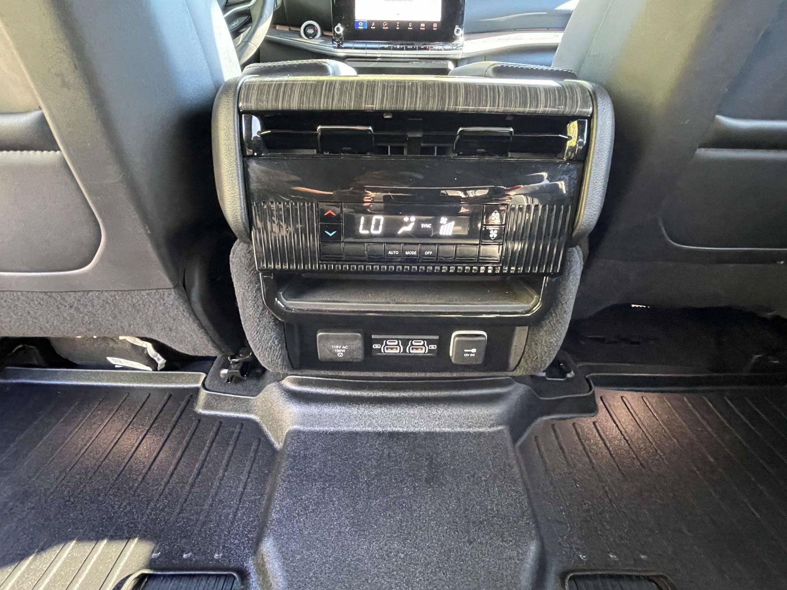 Certified 2022 Jeep Wagoneer Series II AWD/4WD image 13