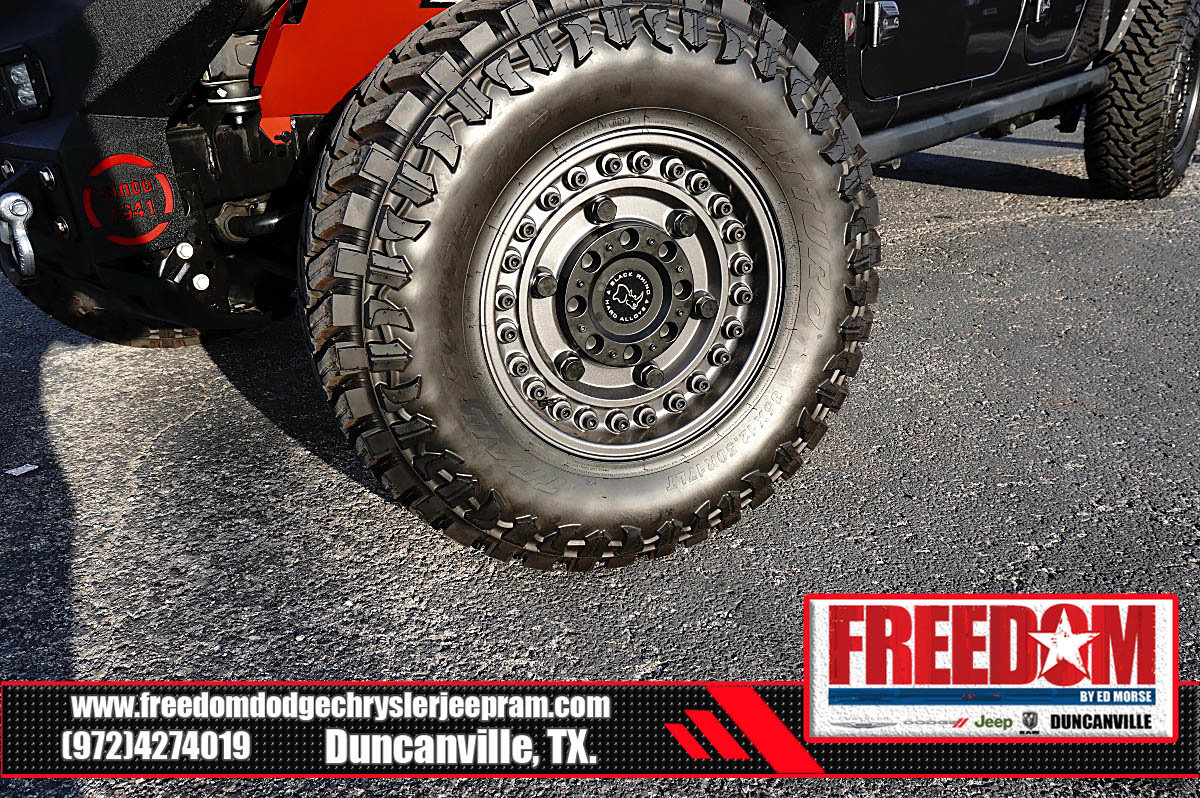 Used 2023 Jeep Gladiator Rubicon AWD/4WD image 9
