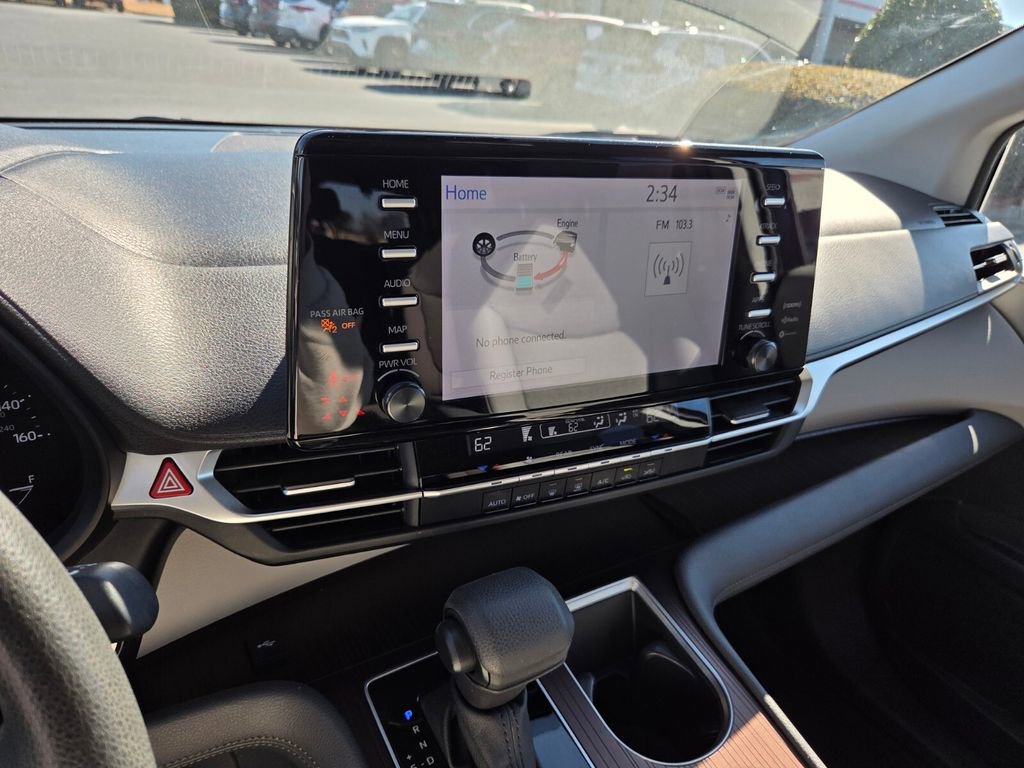 Certified 2023 Toyota Sienna LE AWD/4WD image 21