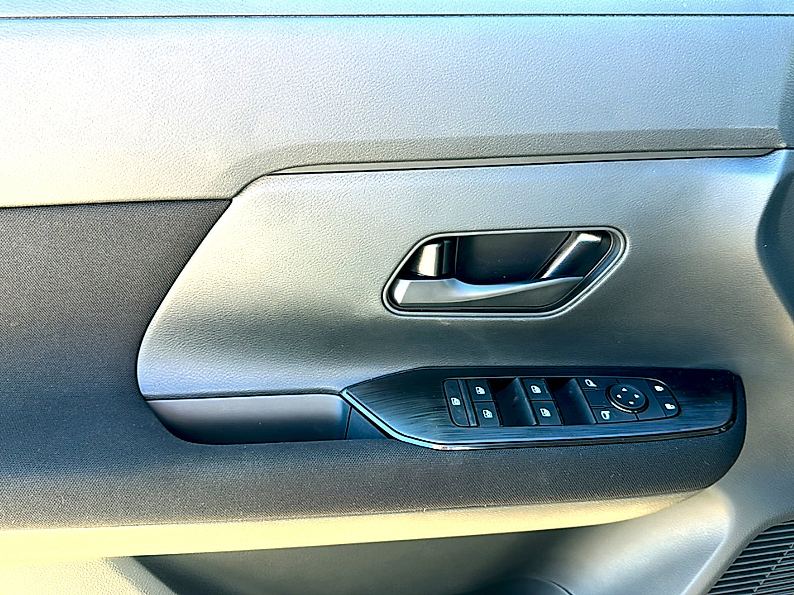 New 2026 Nissan Kicks S image 13