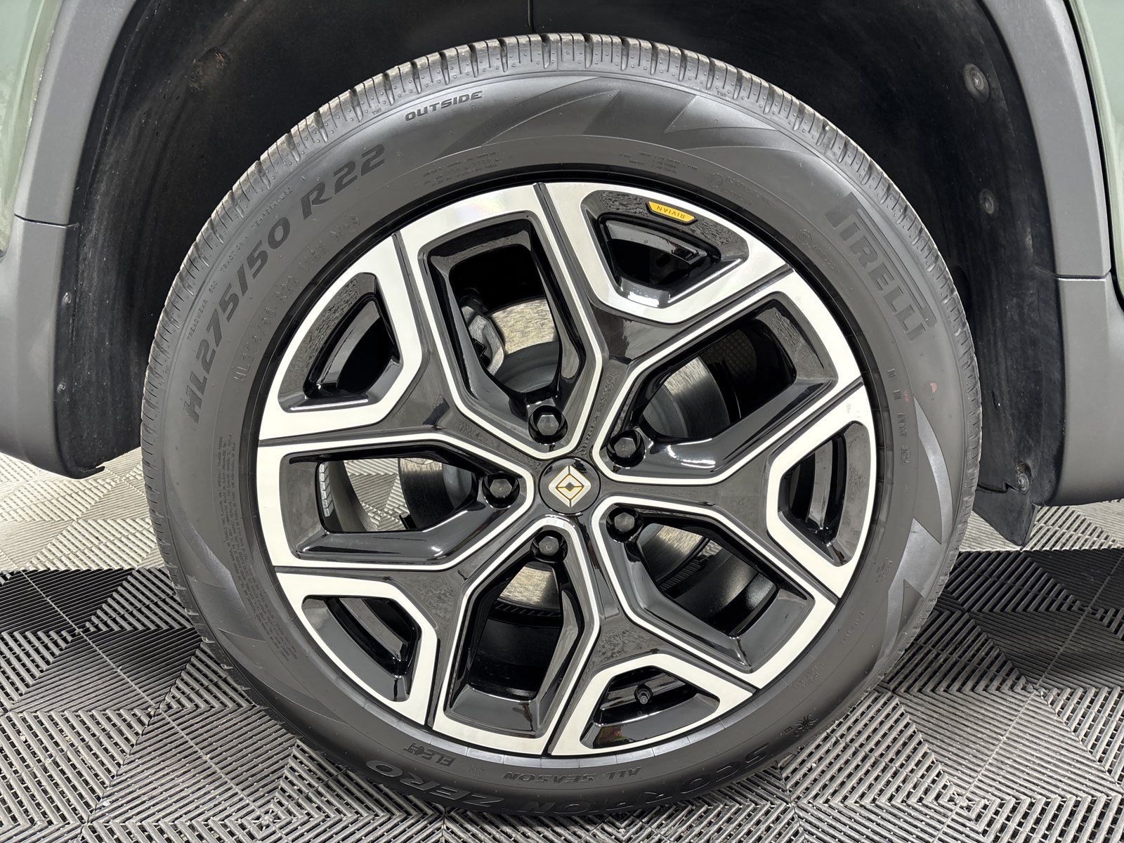 Used 2024 Rivian R1T Adventure Dual AWD/4WD image 12