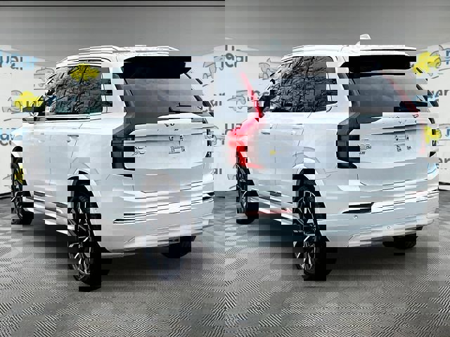 Used 2025 Volvo XC90 B6 Plus image 2