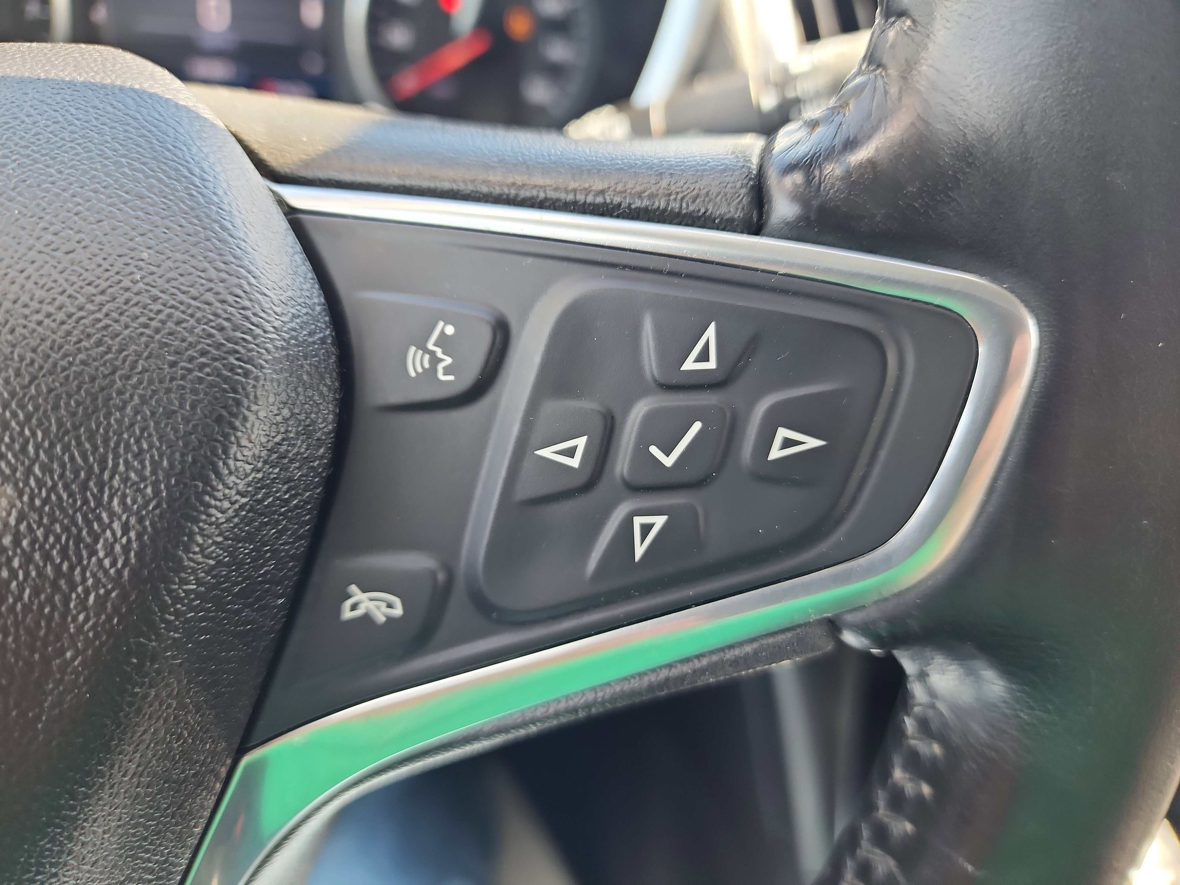 Used 2019 Chevrolet Equinox LT image 19