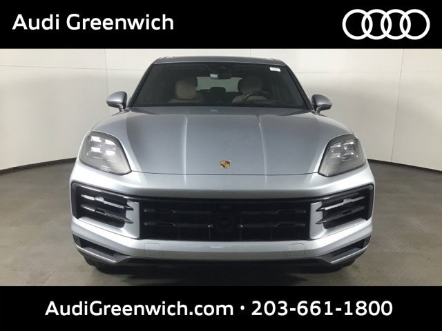 Used 2025 Porsche Cayenne S AWD/4WD image 2