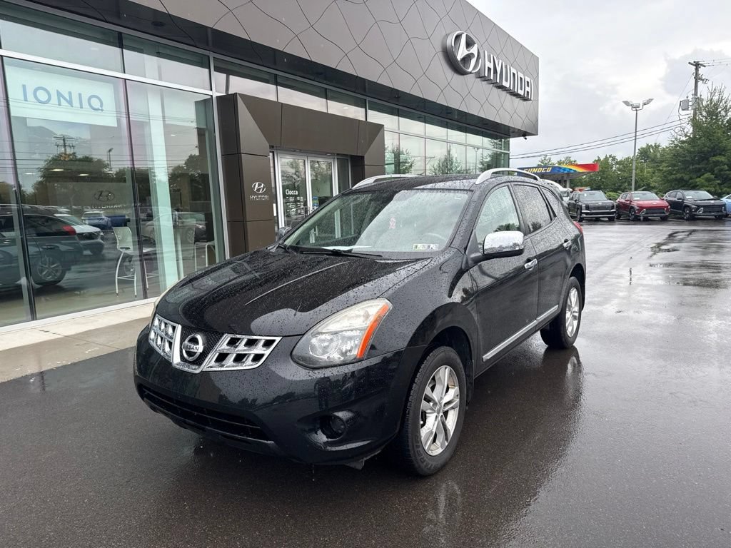 Used 2015 Nissan Rogue S w/ Convenience Package AWD/4WD image 2