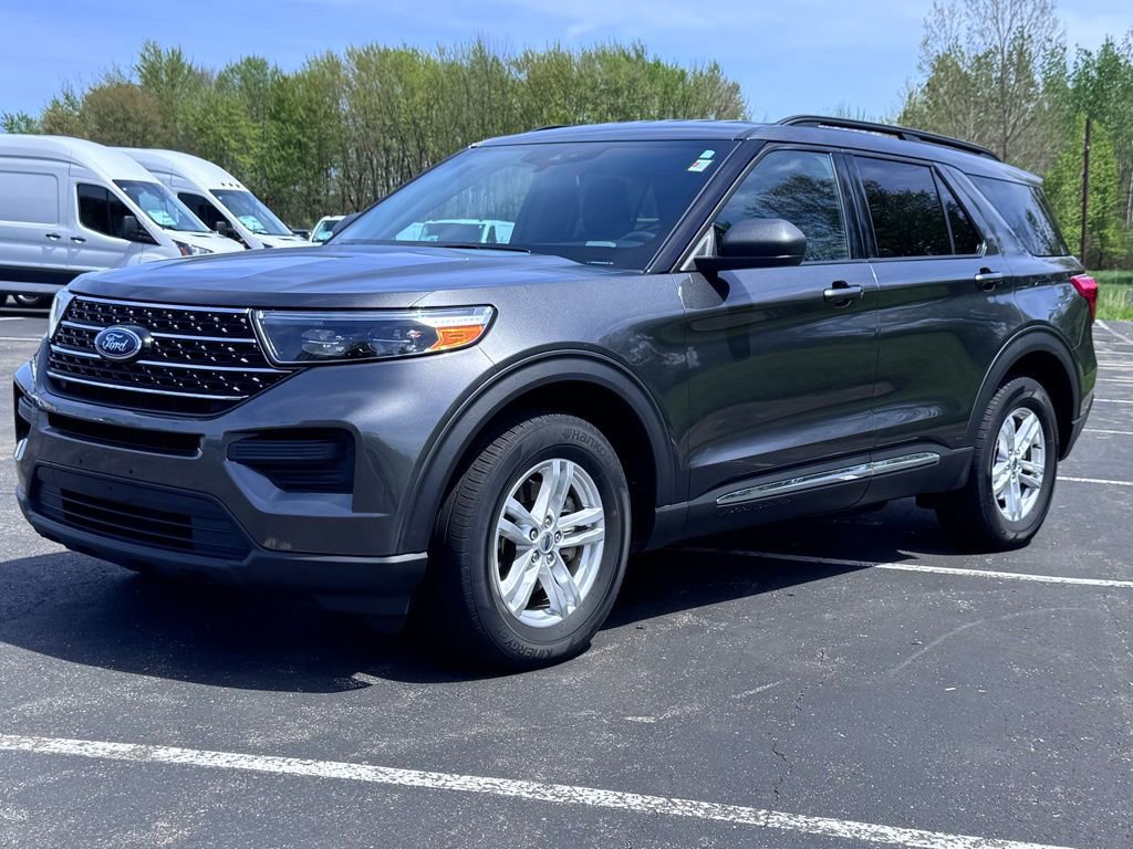 Used 2020 Ford Explorer XLT AWD/4WD image 3