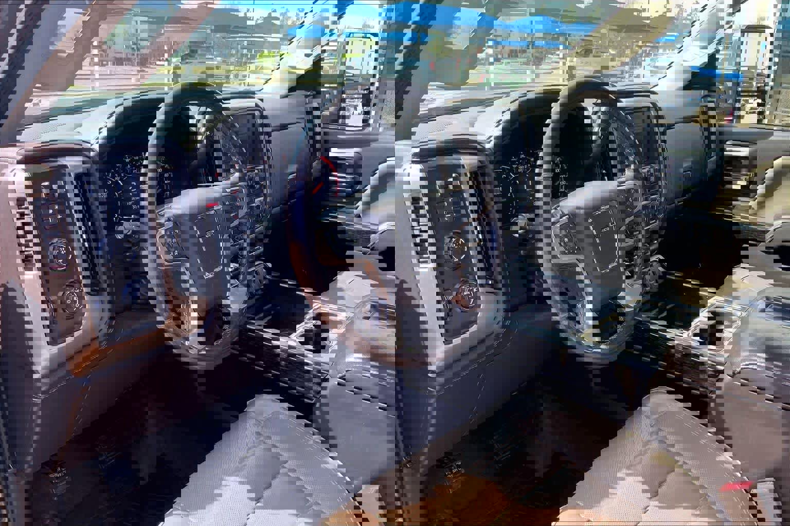 Used 2015 GMC Sierra 3500 Denali w/ Duramax Plus Package image 17