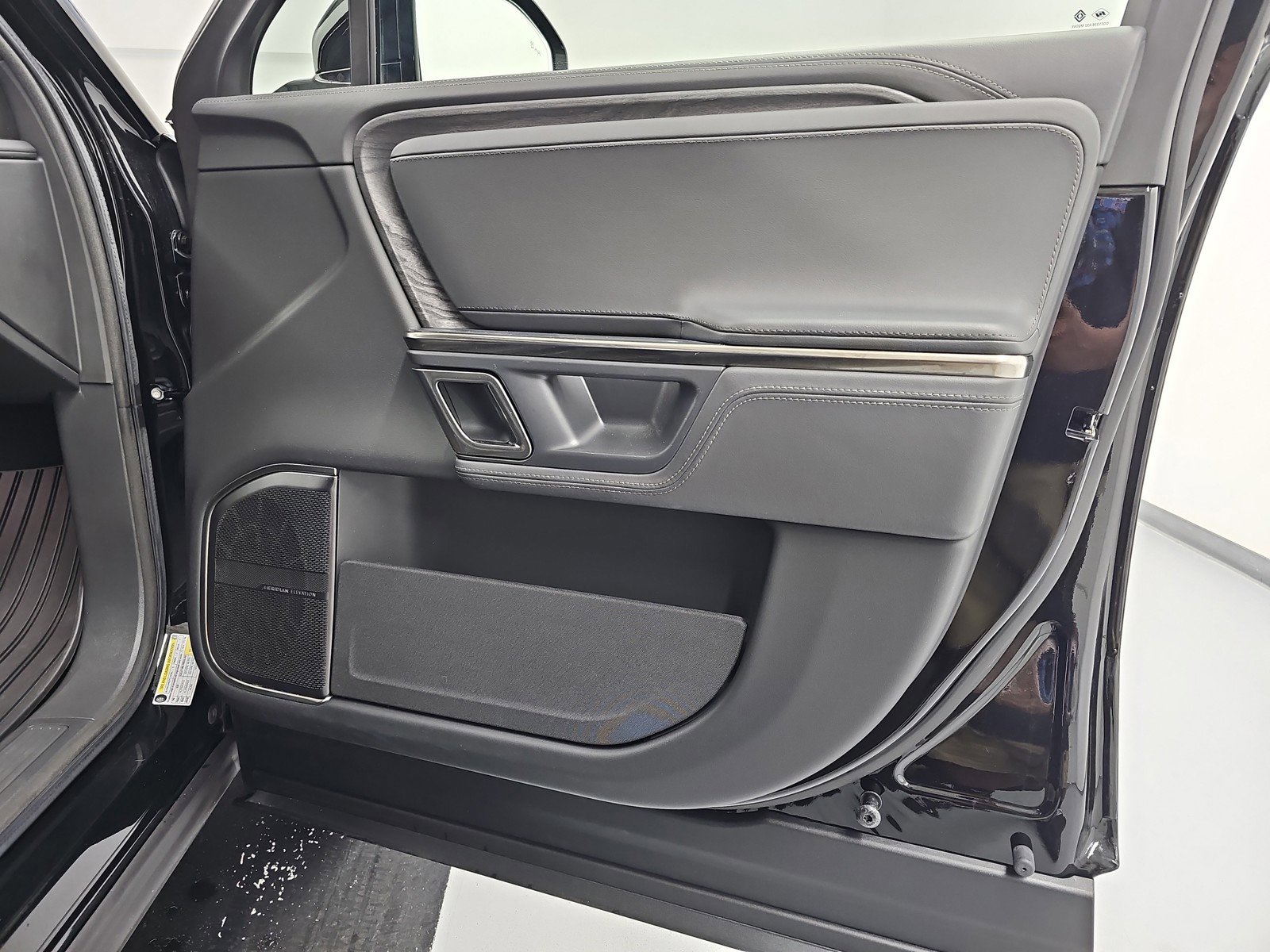 Used 2022 Rivian R1T Adventure AWD/4WD image 18