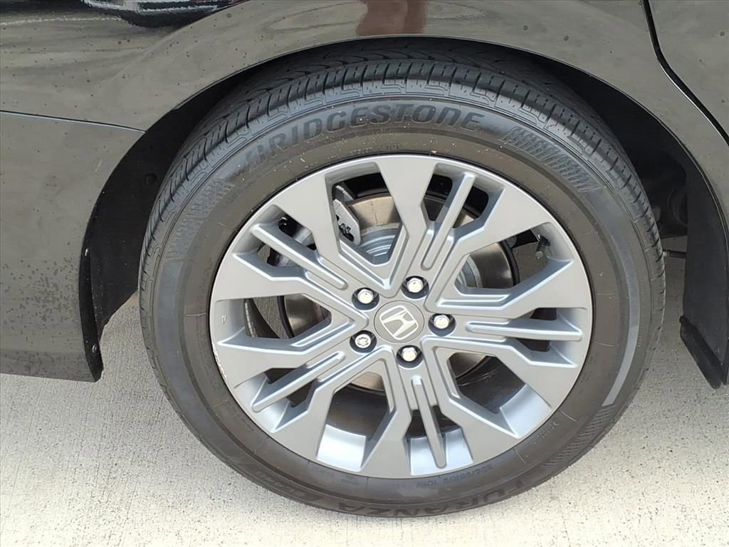 Used 2025 Honda Odyssey Touring image 13