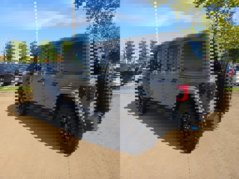 Used 2022 Jeep Wrangler Unlimited Sahara w/ Safety Group image 14