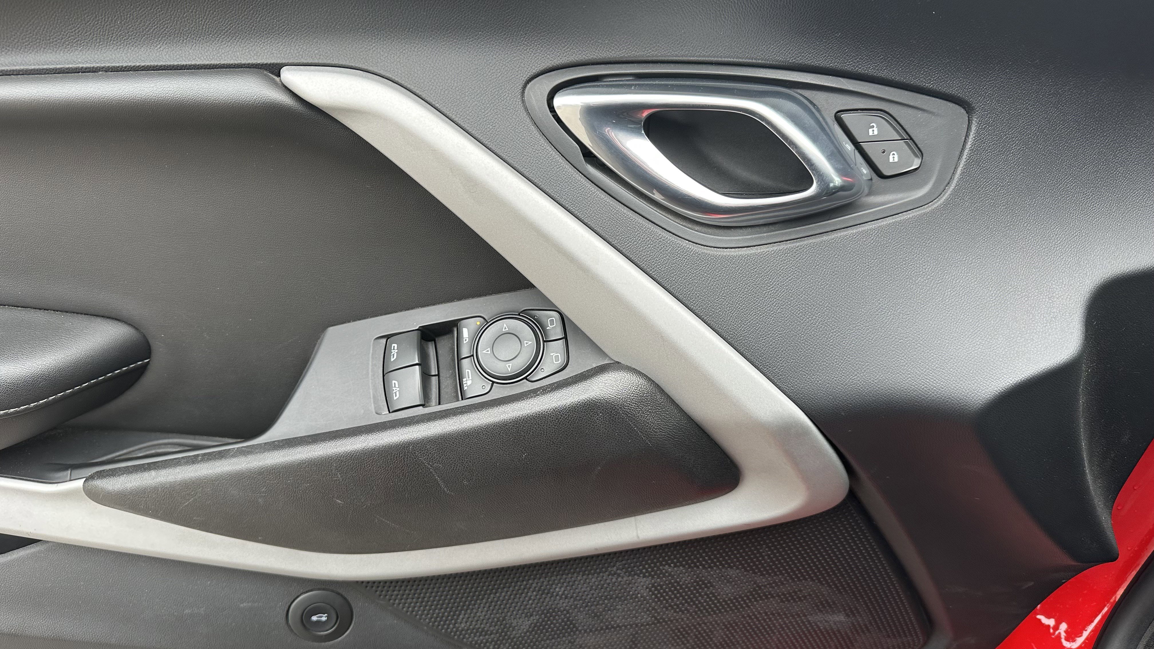 Used 2020 Chevrolet Camaro LT image 17