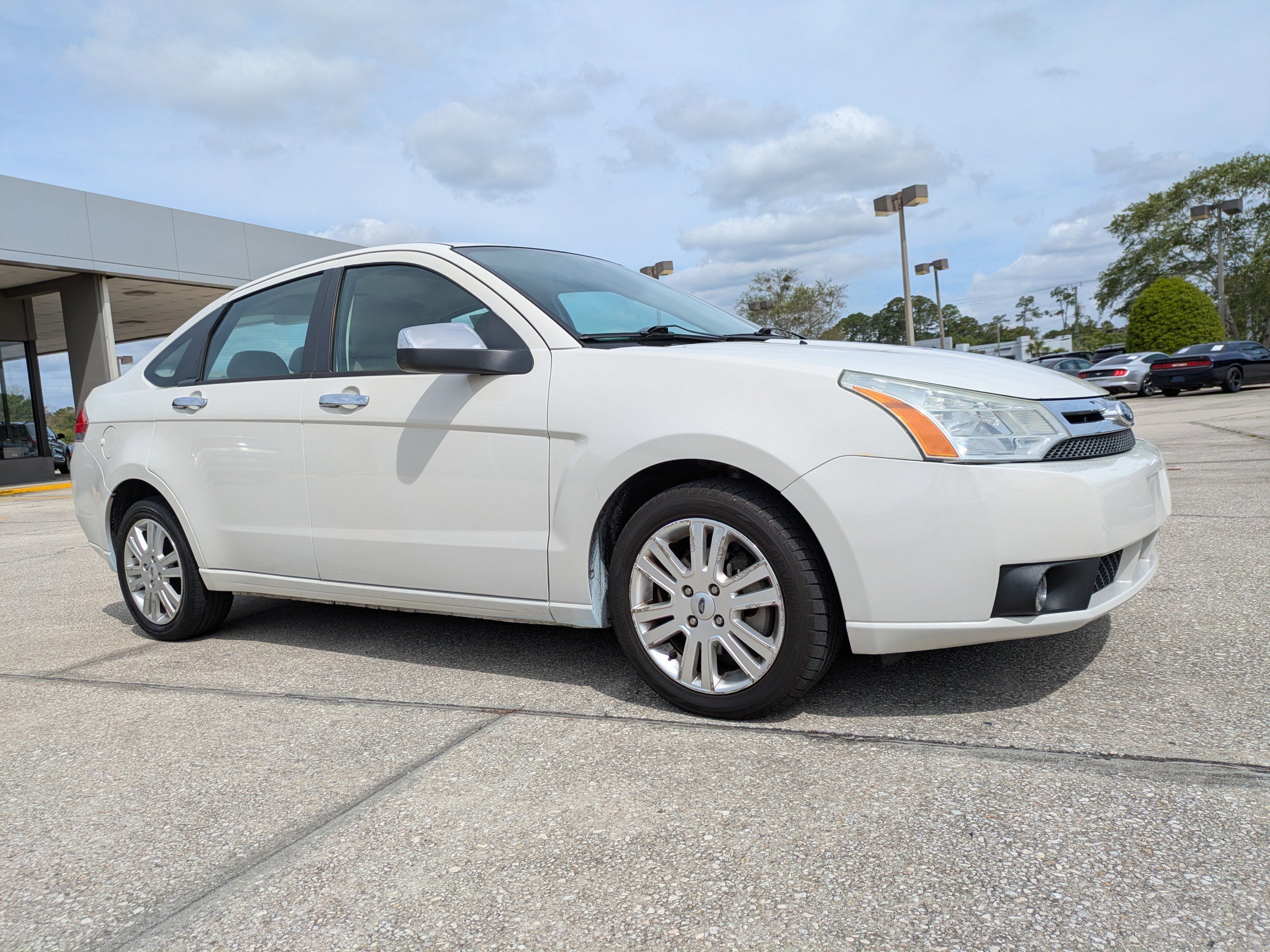 Used 2011 Ford Focus SEL w/ 301A Rapid Spec Order Code image 2