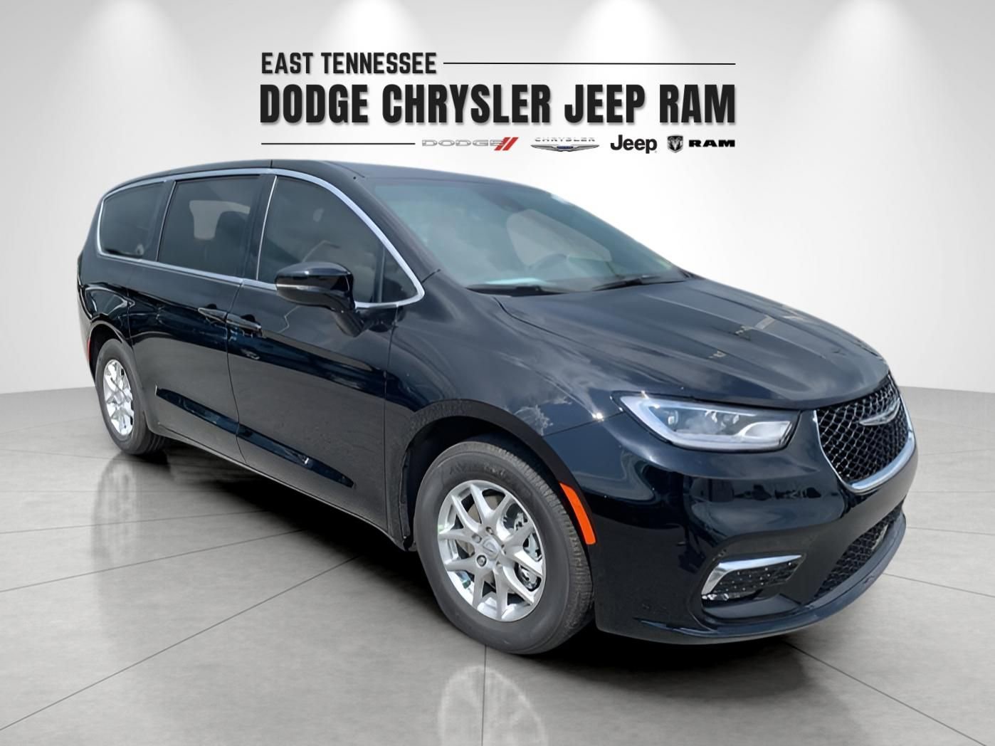 New 2026 Chrysler Pacifica Select