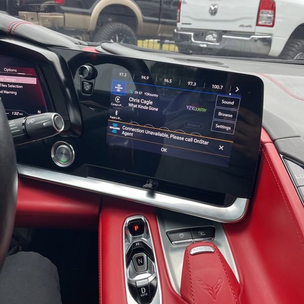 Used 2022 Chevrolet Corvette Stingray w/ Engine Appearance Package image 8