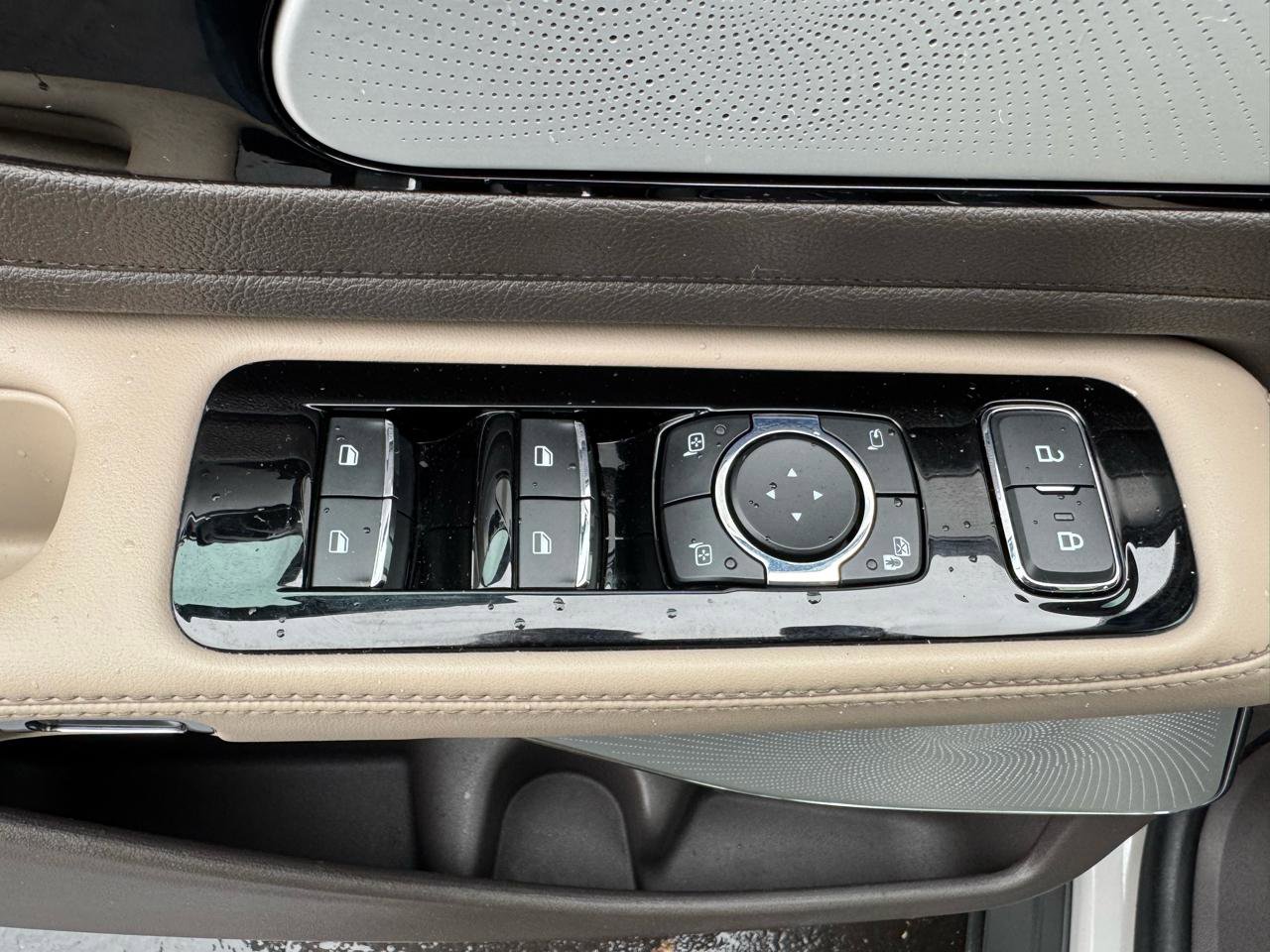 Used 2024 Lincoln Aviator Reserve w/ Equipment Group 201A image 19