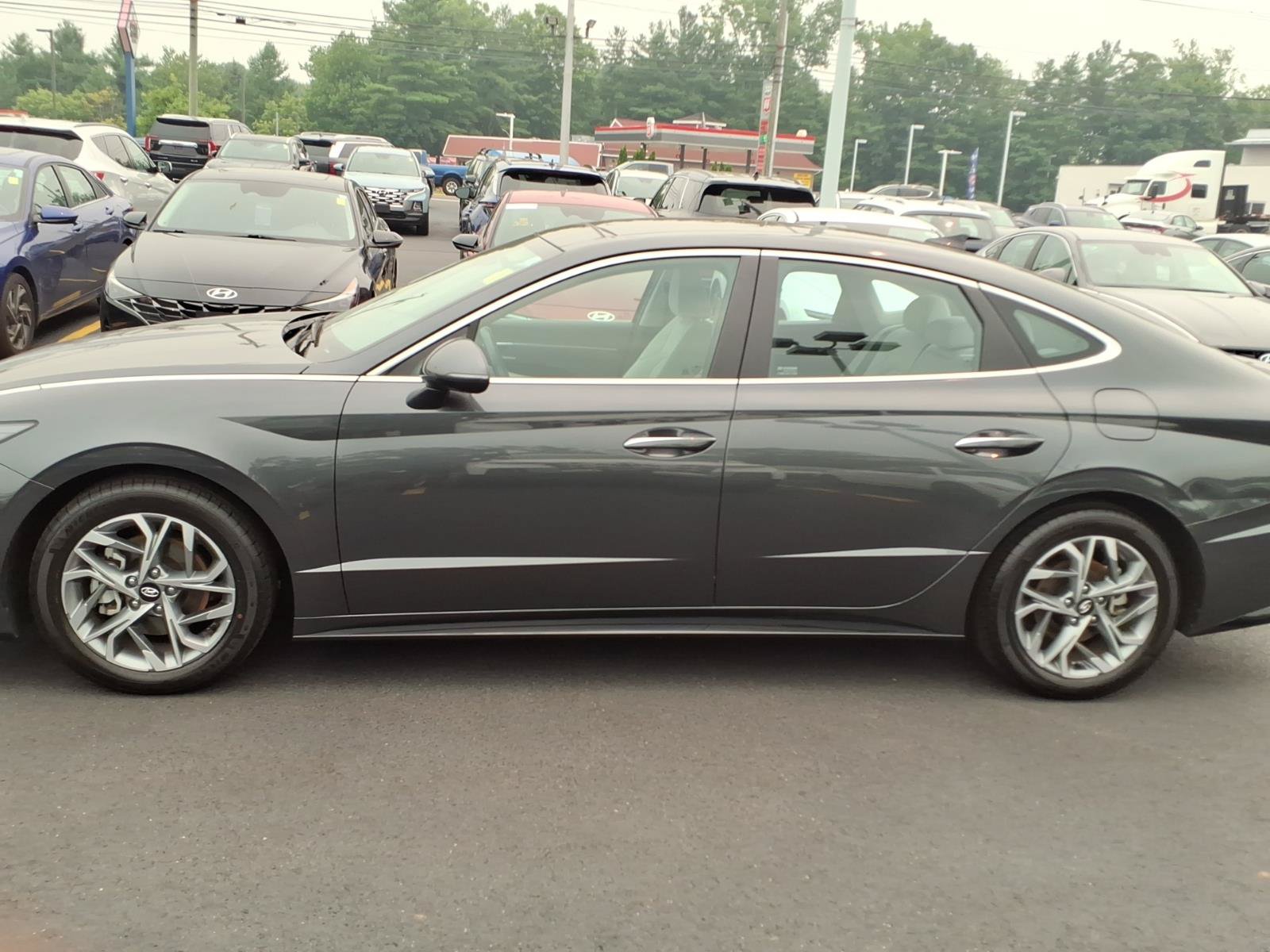 Certified 2023 Hyundai Sonata SEL w/ Convenience Package FWD image 8