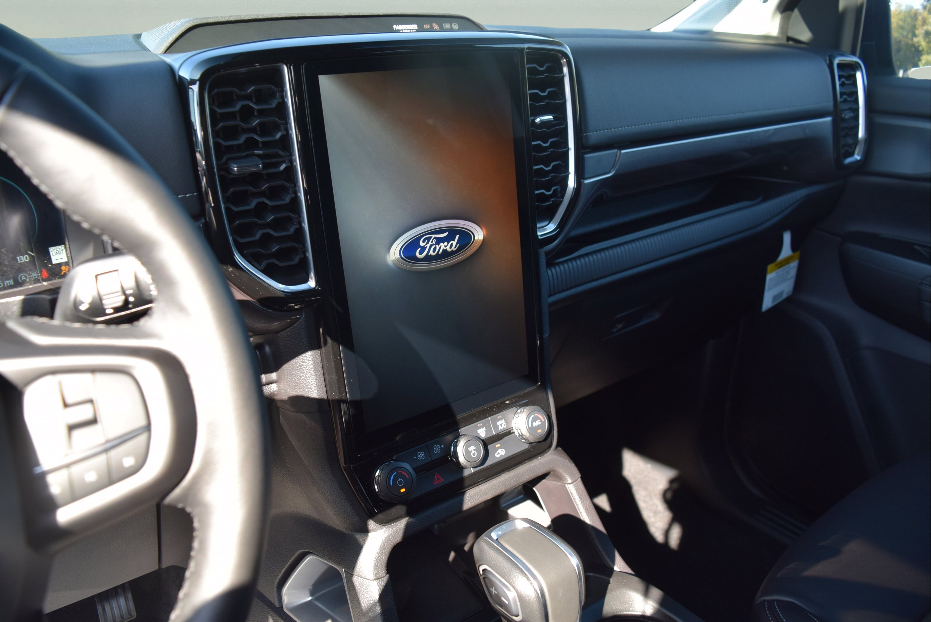 Used 2025 Ford Ranger Lariat image 9
