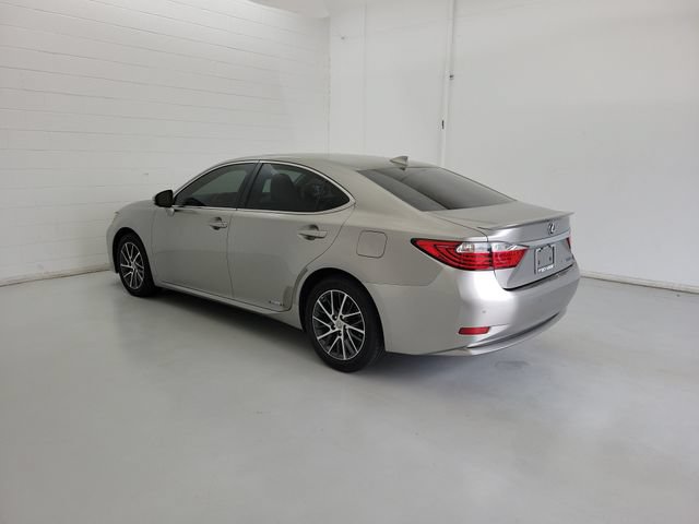 Used 2015 Lexus ES 300h w/ Navigation System Package FWD image 7
