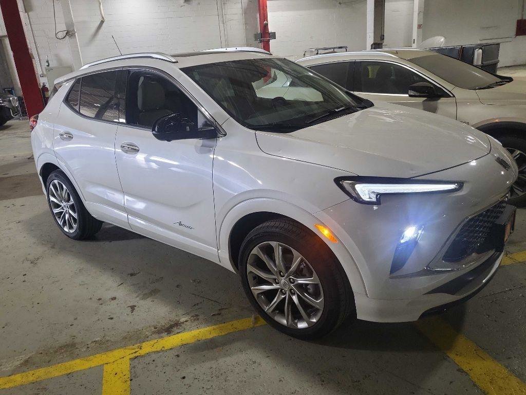 Used 2025 Buick Encore GX Avenir w/ Avenir Technology Package AWD/4WD image 6