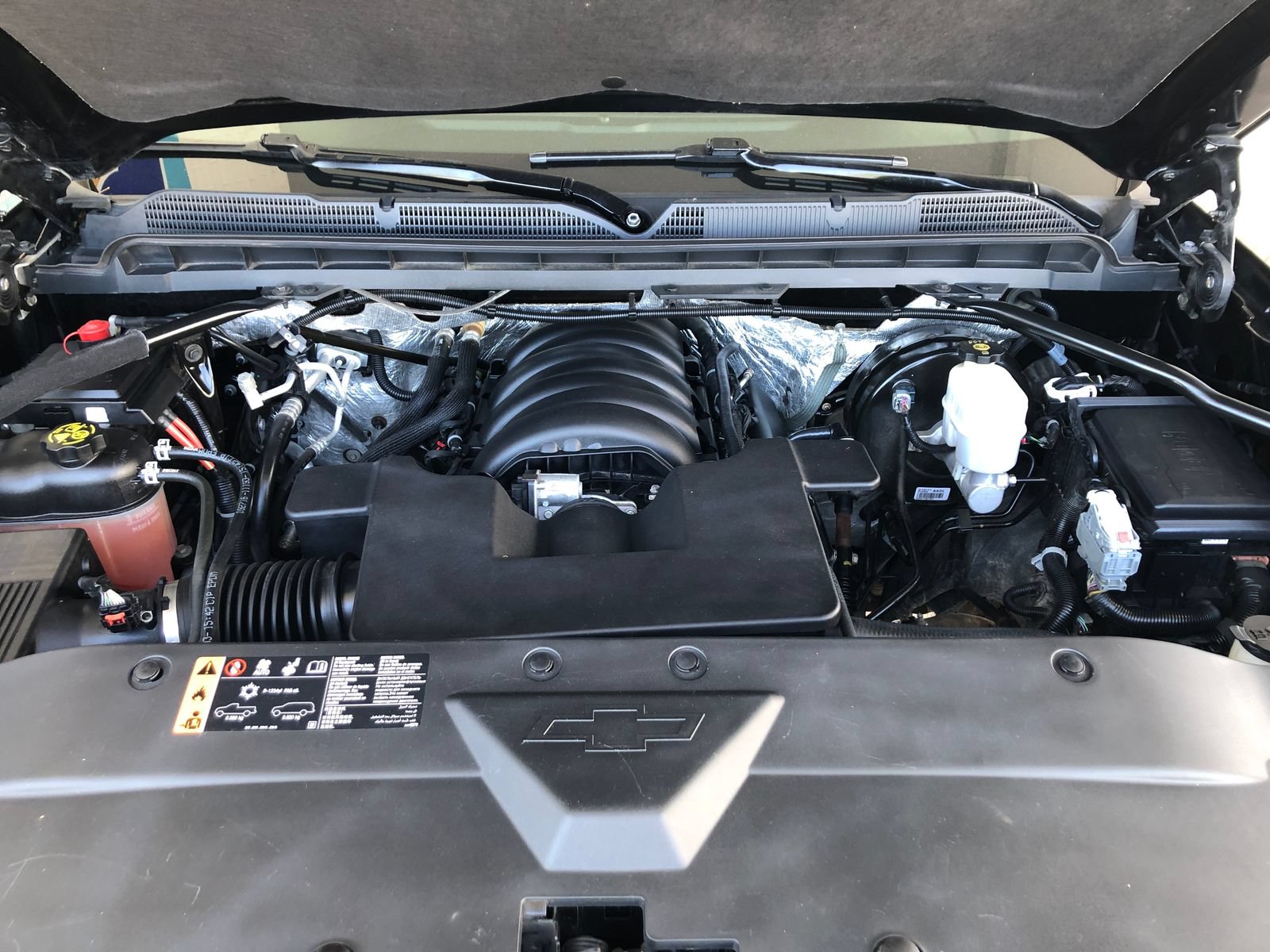 Used 2017 Chevrolet Silverado 1500 LT w/ LT Convenience Package AWD/4WD image 3