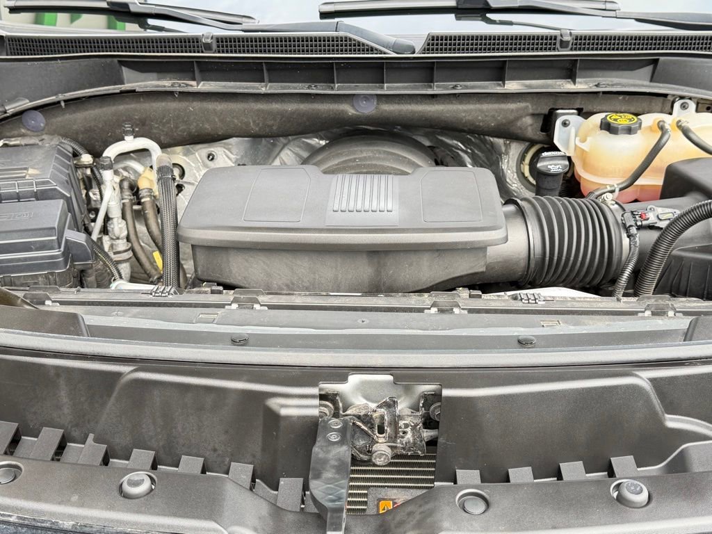 Used 2023 GMC Yukon XL SLE AWD/4WD image 7