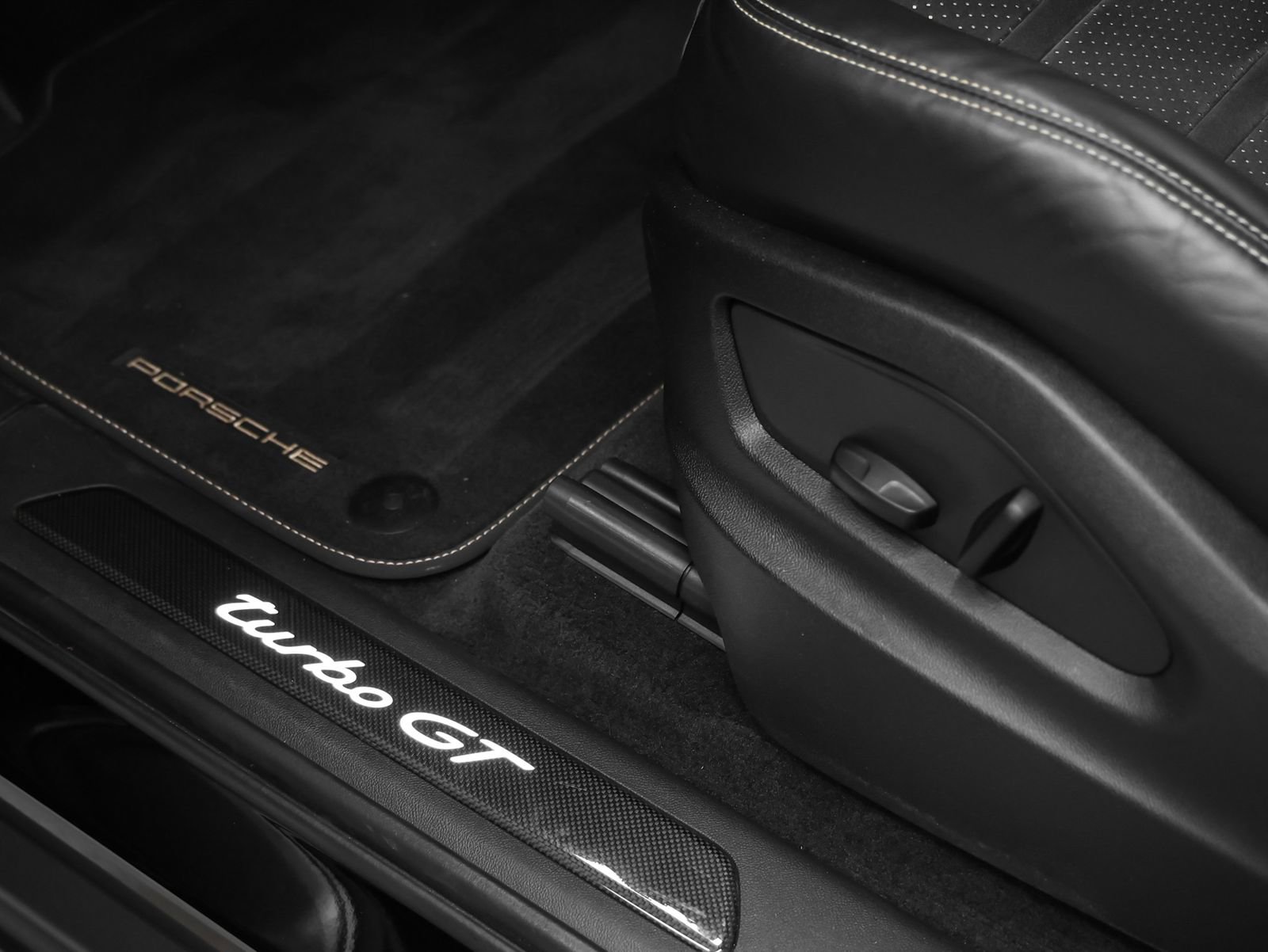 Certified 2022 Porsche Cayenne Turbo GT image 41