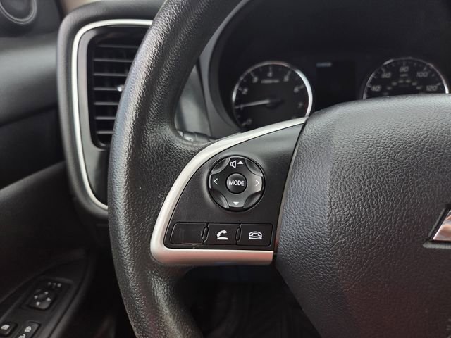Used 2019 Mitsubishi Outlander SE image 21