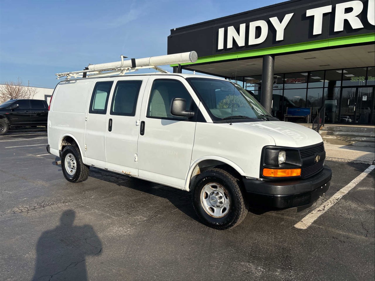 Used 2012 Chevrolet Express 2500 image 2
