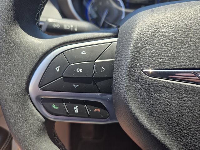 Used 2022 Chrysler Voyager LX FWD image 28